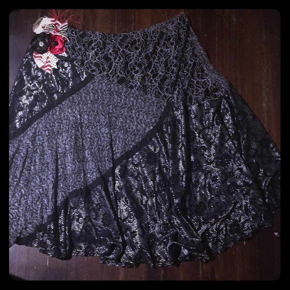ColdWater Creek Black and Silver Skirt